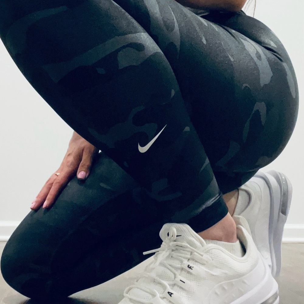 Nike One Camo Leggings 🖤 Women’s Mid-Rise Camo Leggings 🖤 Smoke Gray Camo 🖤